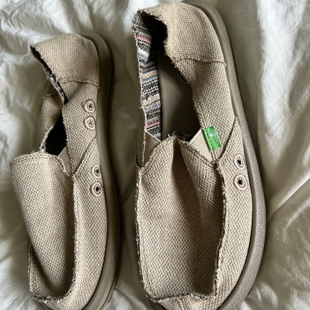 NWOT women’s sanuk size 8
